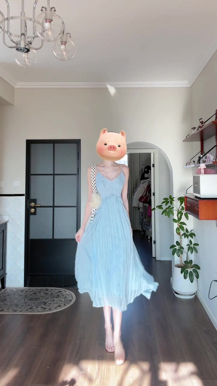 French gentle style blue V-neck suspender skirt 2025 new seaside holiday style waist temperament dress R0443