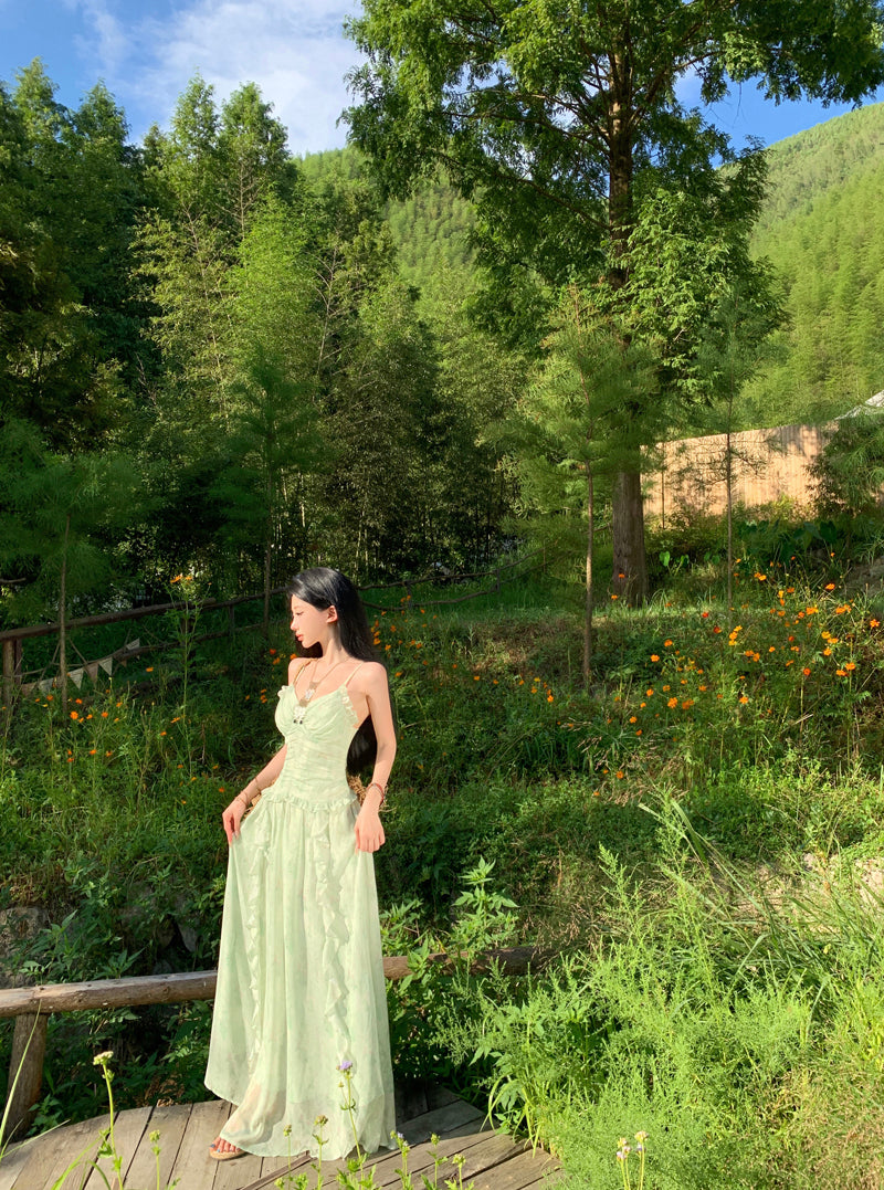 Holiday green ruffled V-neck dress is super beautiful fairy temperament waist long skirt R0444