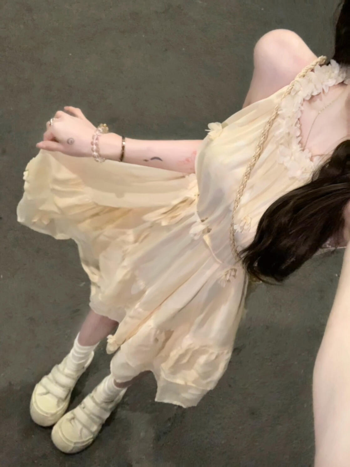 Gentle temperament small skirt holiday style three-dimensional flower sleeveless halter dress R0892