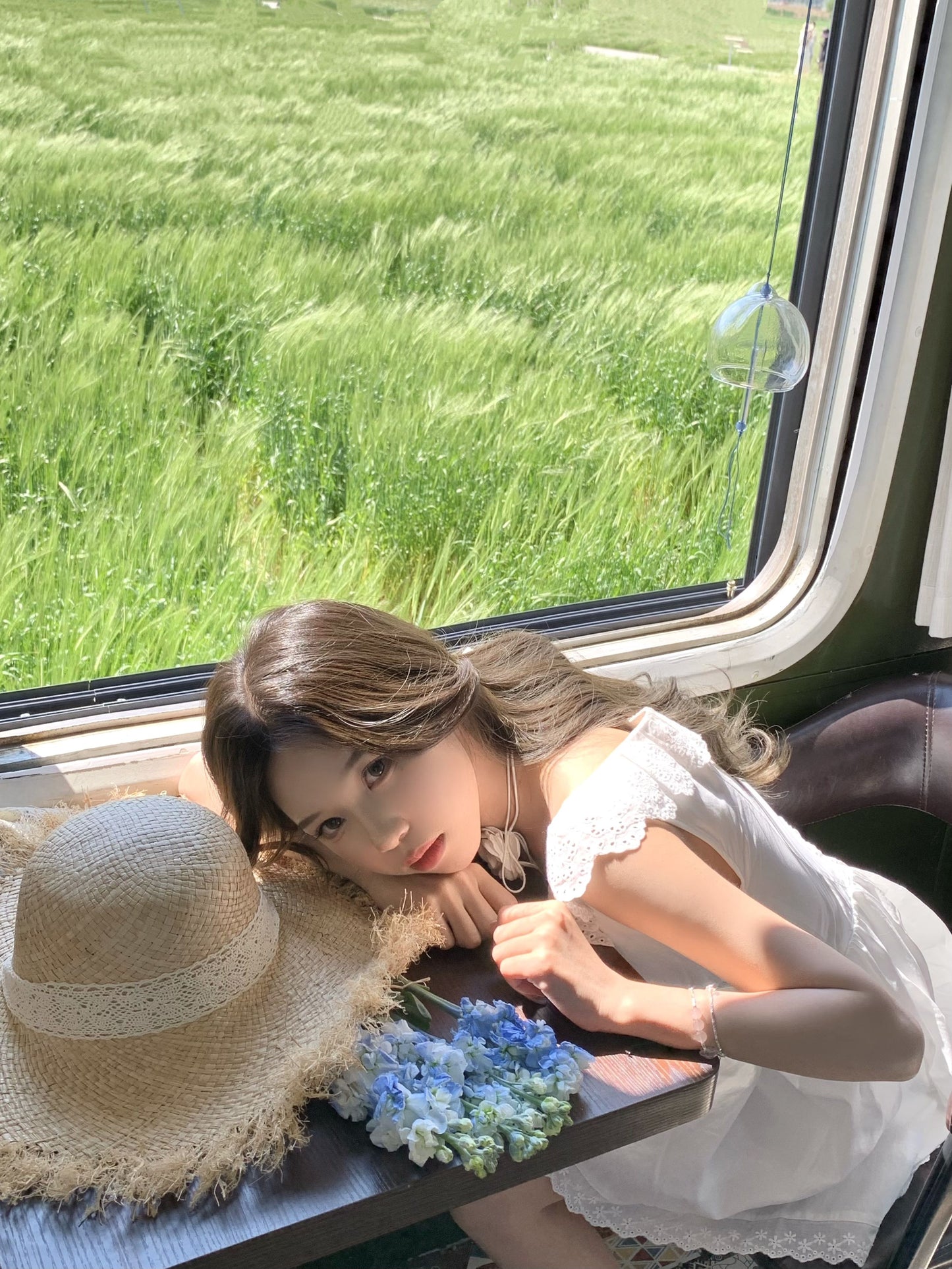 Gentle white moonlight suspender dress beautiful temperament waist A-line short skirt R0742