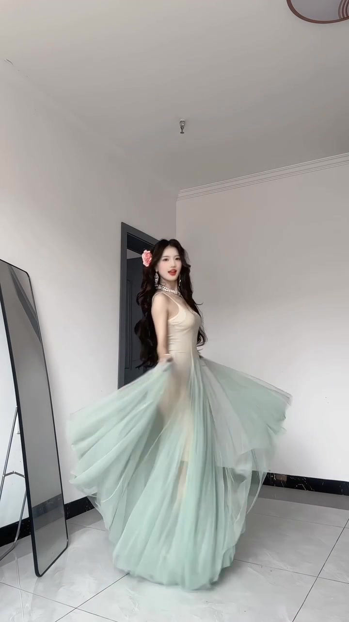 2025 new green mesh suspender dress beautiful waist temperament long skirt R0504