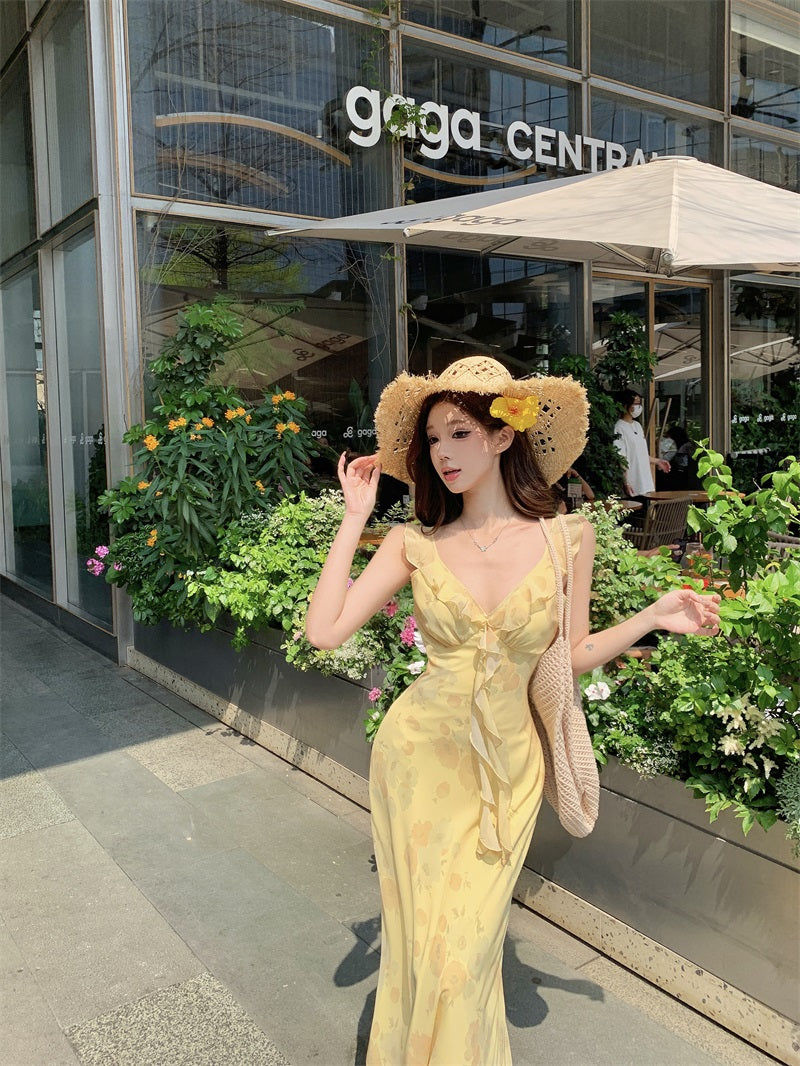 Yellow v-neck floral dress with ruffles, beautiful and unique waist-hugging hip skirt R0500