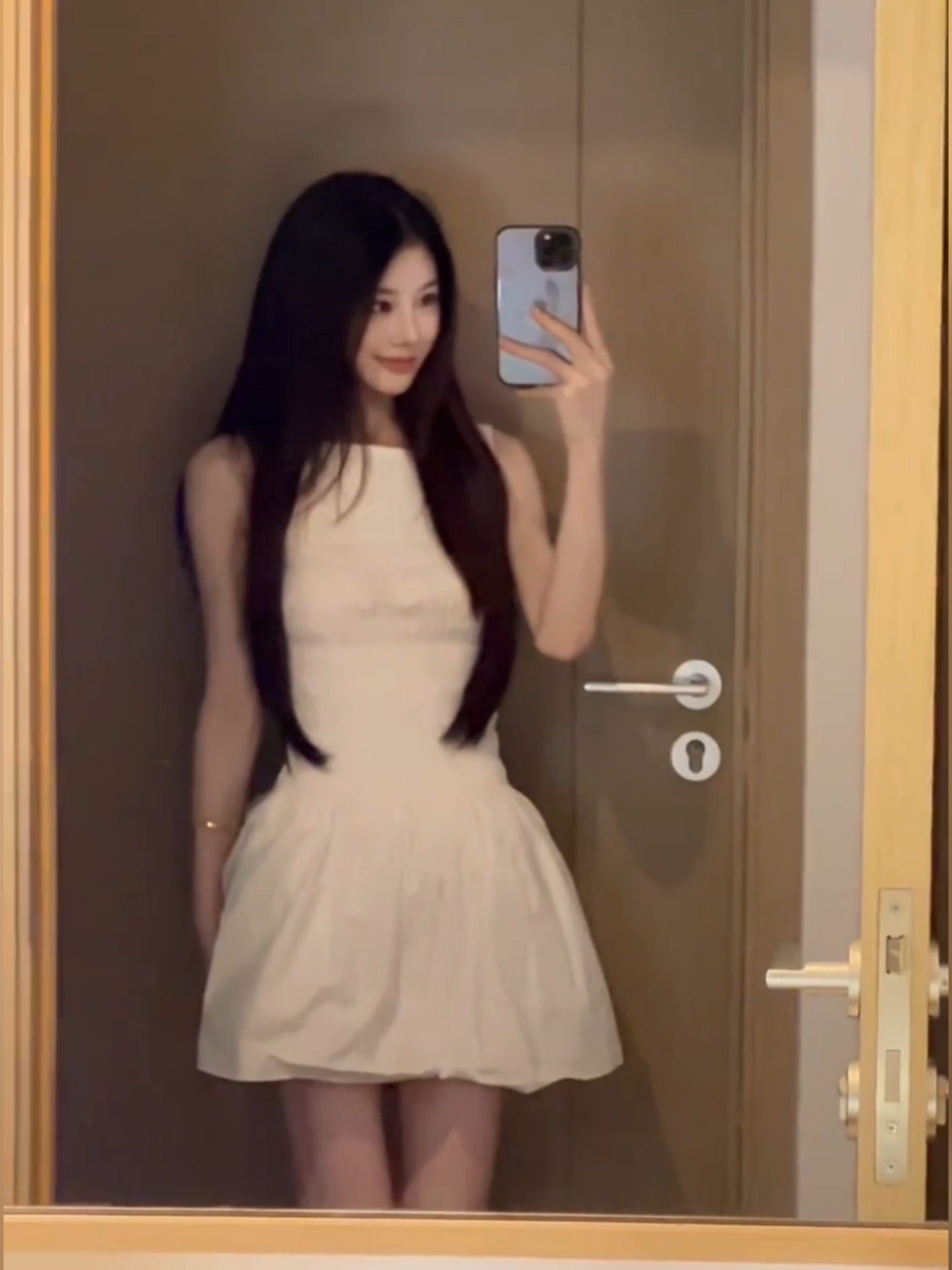 French style beautiful white sleeveless vest dress for women summer temperament waist A-line short skirt R3596