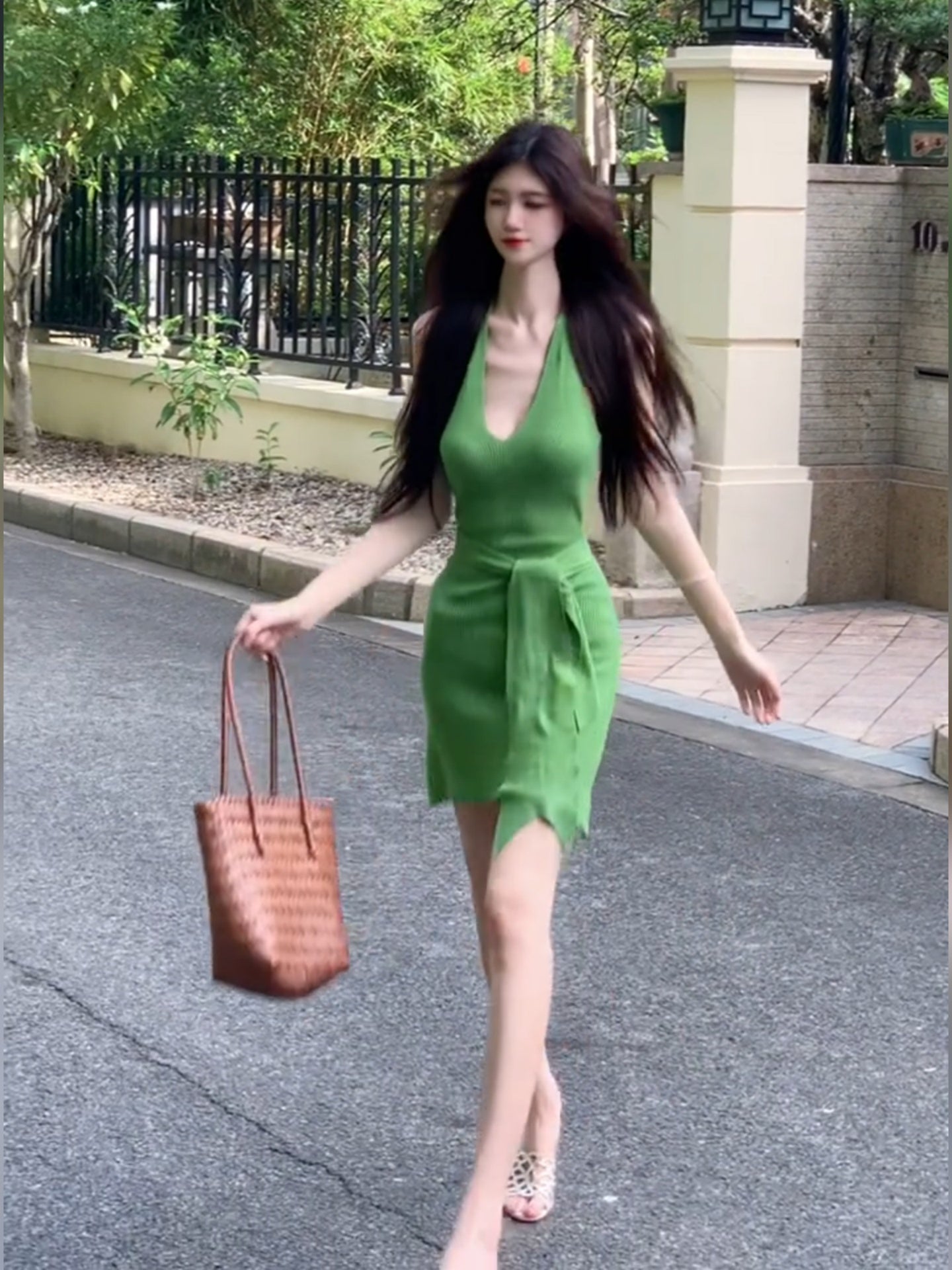 French green V-neck halter dress for women summer temperament waist sexy holiday short skirt R3599