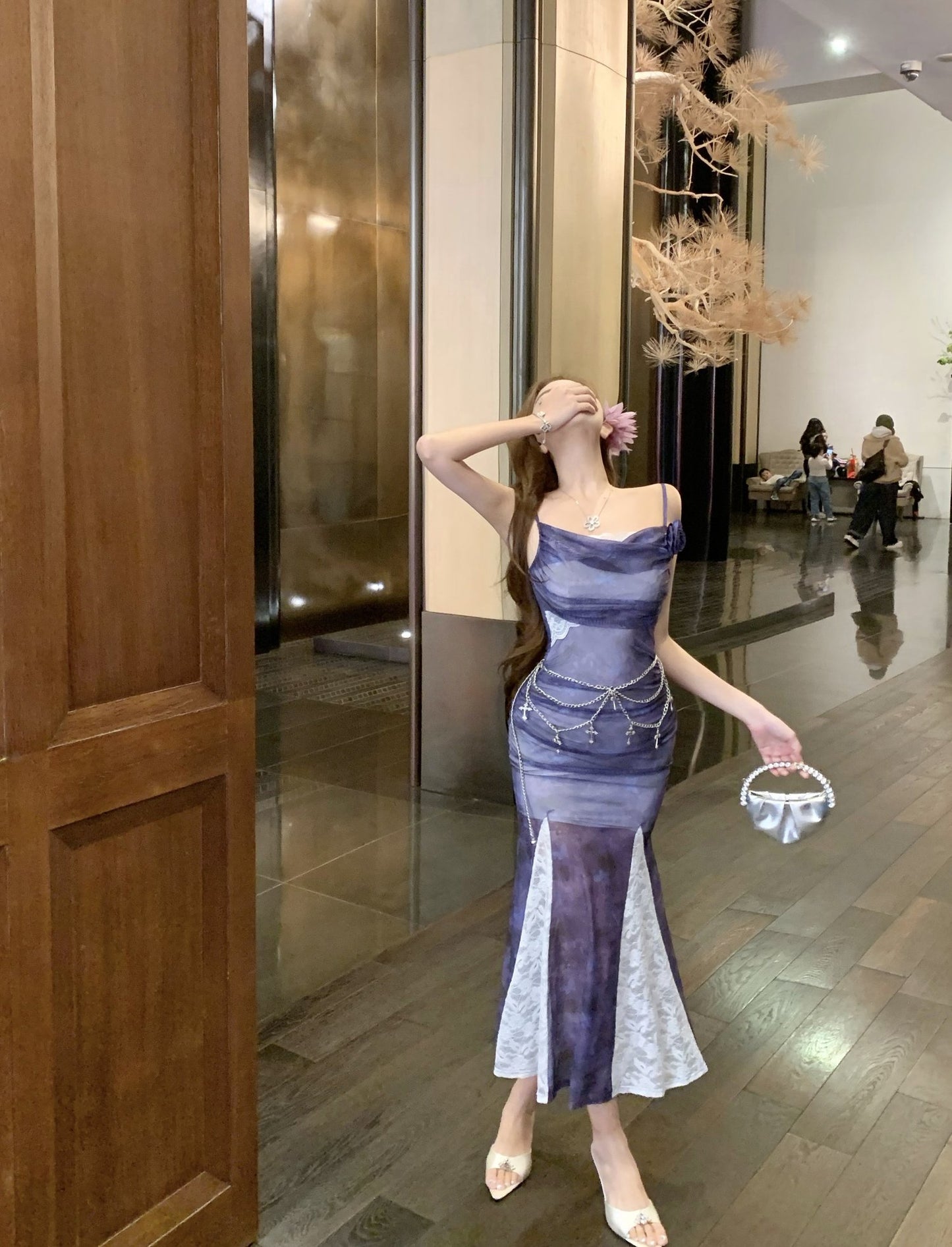 Beautiful small skirt waist hip skirt purple floral suspender dress R0635