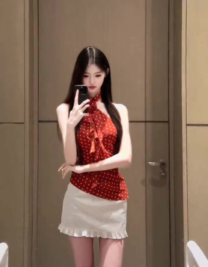 Beautiful outfit set Beautiful red polka dot halter neck vest short skirt two-piece set R0802