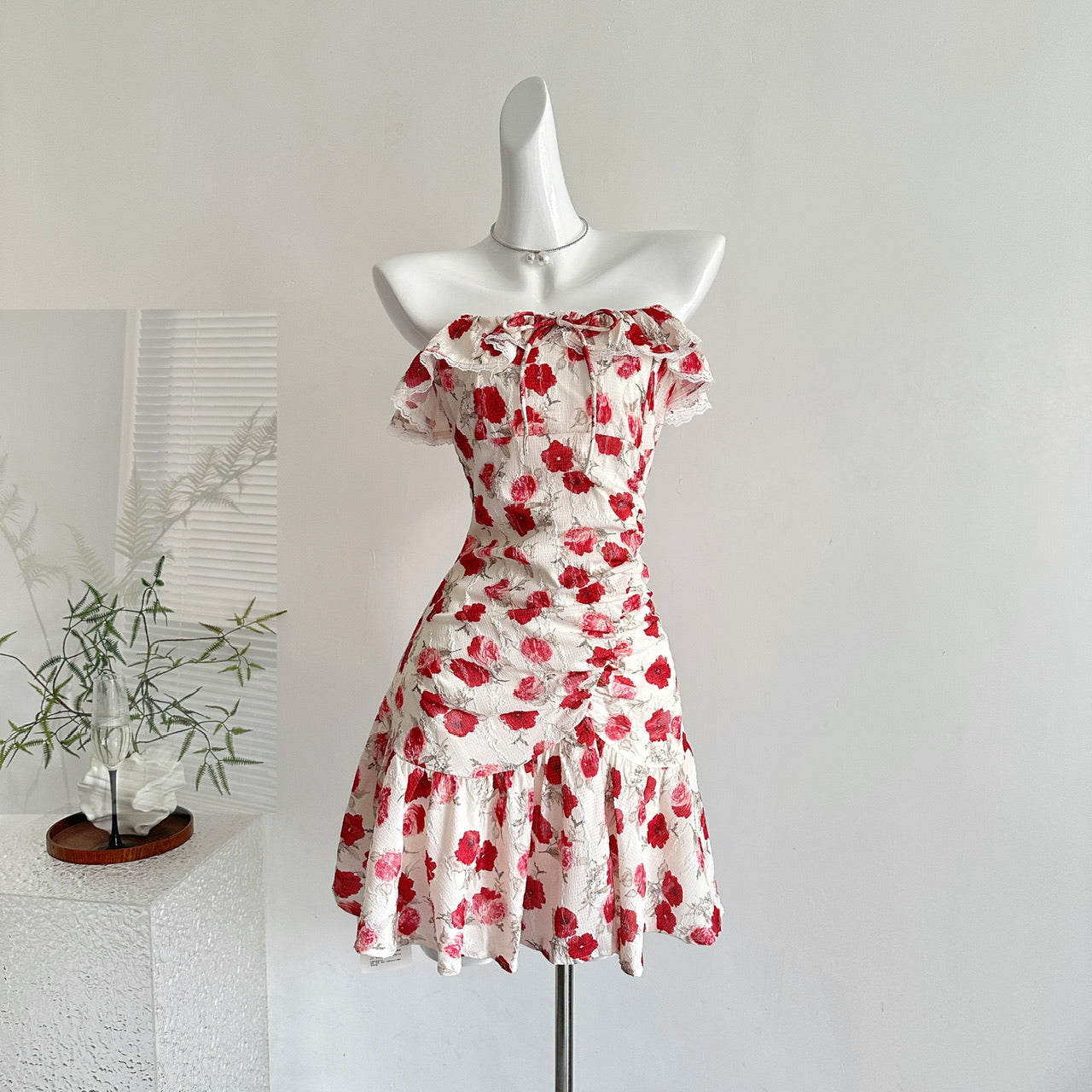 Holiday white retro red floral dress waist summer small flying sleeves dress R2174