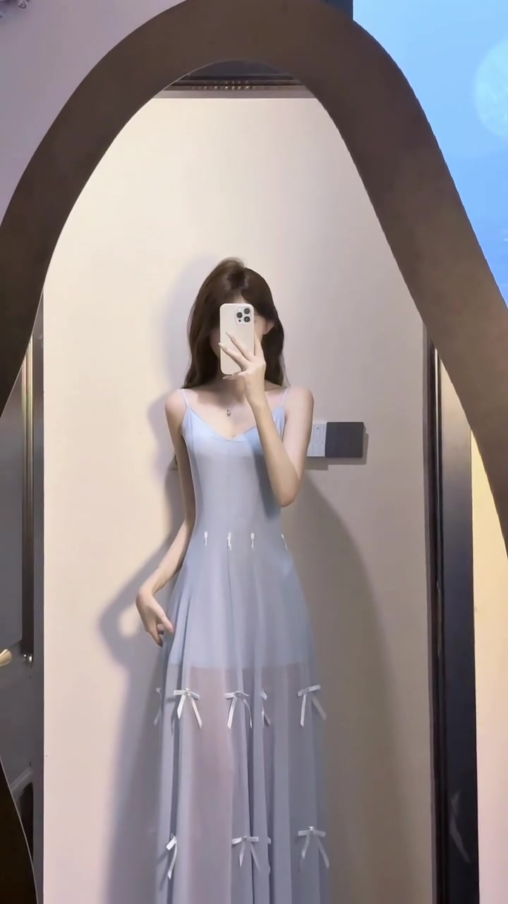 Blue suspender dress, one dress can be worn in many ways, waist-hugging temperament long dress R0529