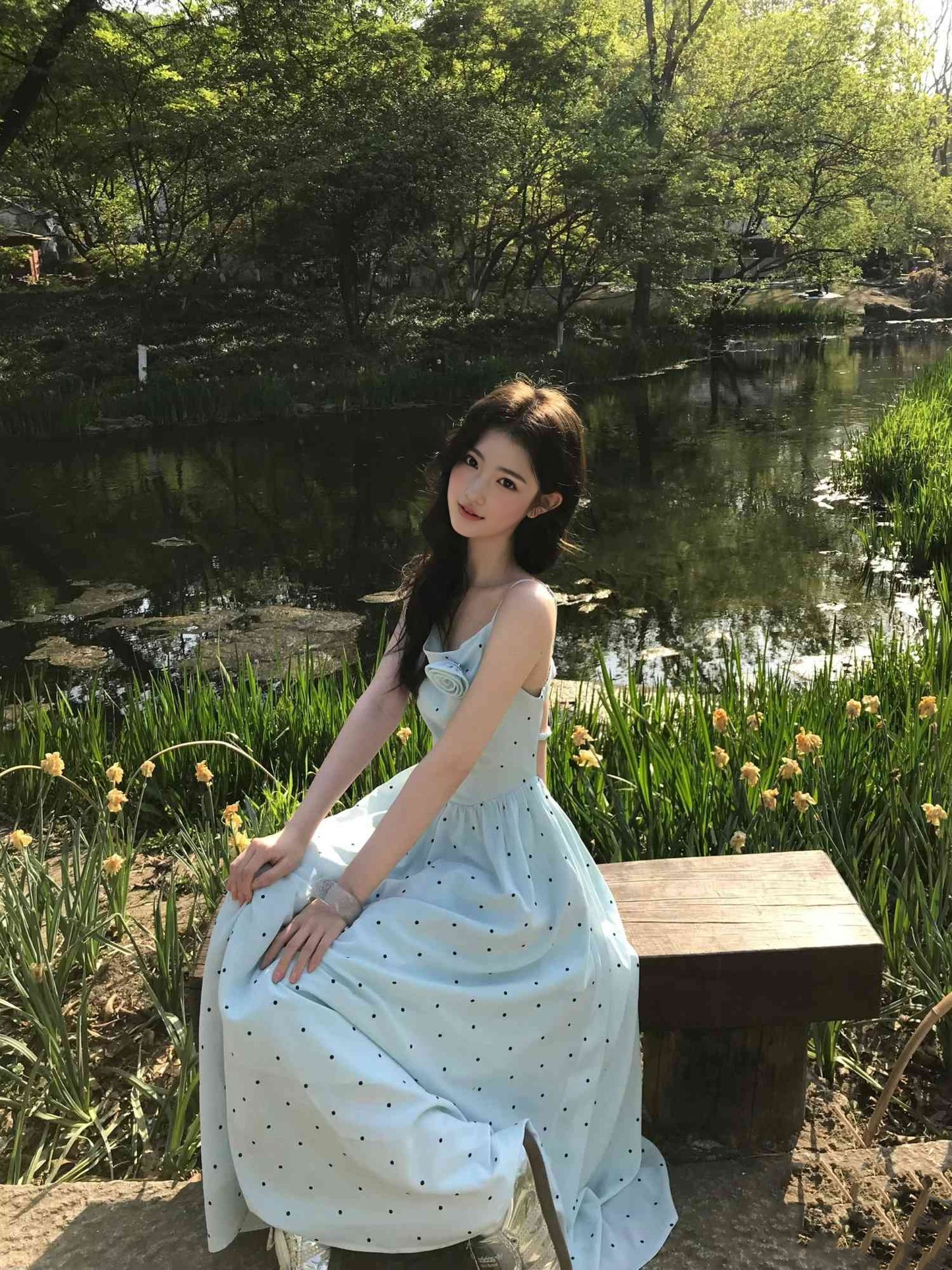 Gentle temperament blue polka dot suspender dress beautiful waist A-line long skirt R0714