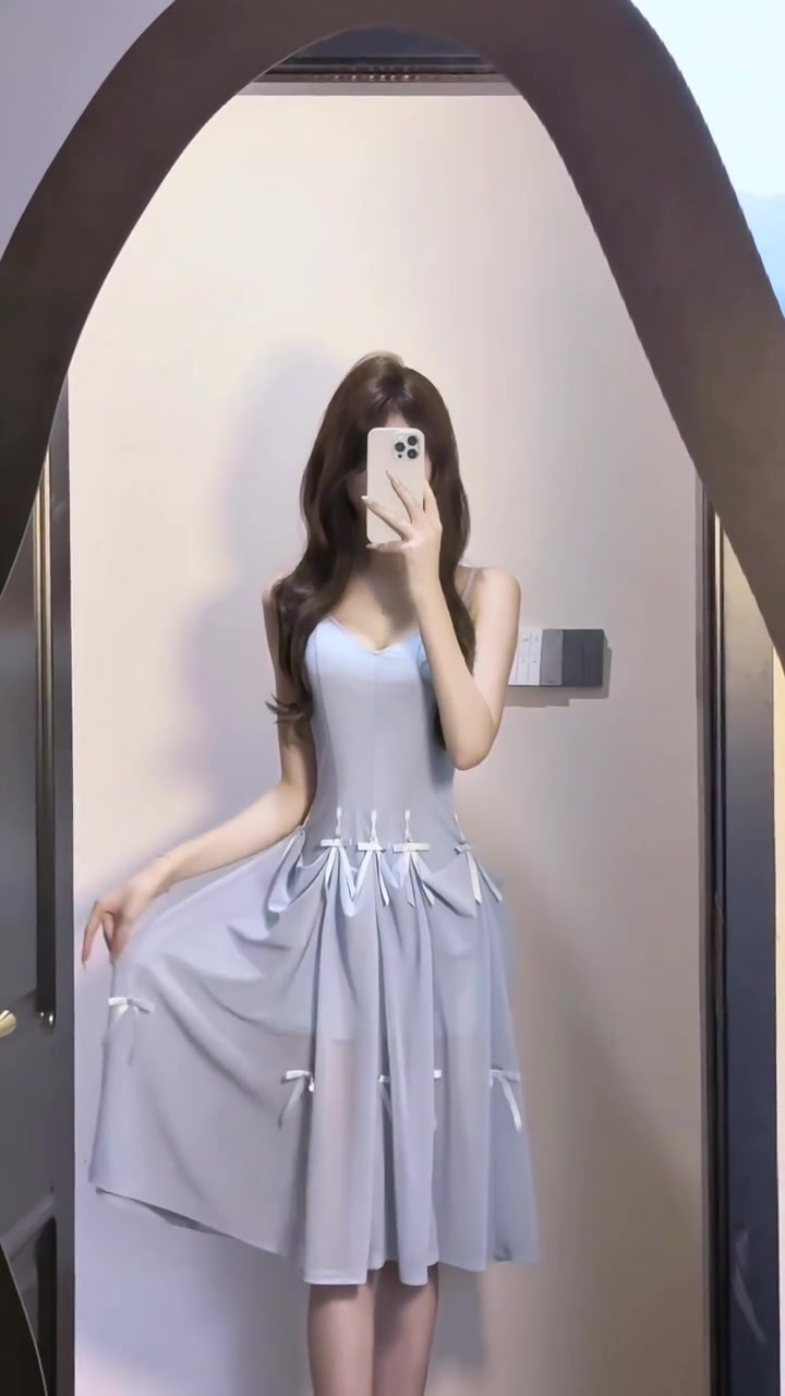 Blue suspender dress, one dress can be worn in many ways, waist-hugging temperament long dress R0529