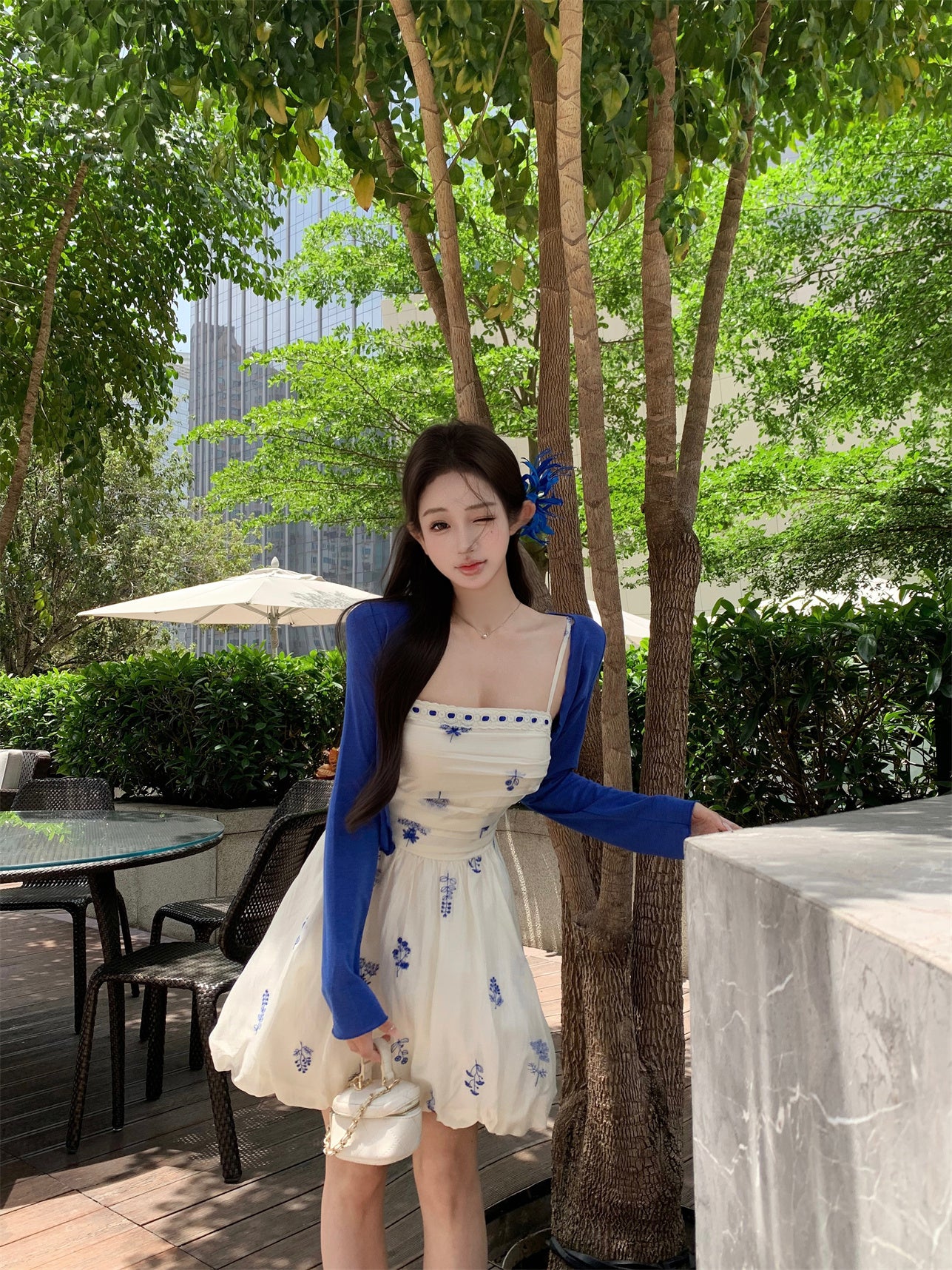 Blue floral suspender dress gentle temperament beautiful waist bud short skirt R0784