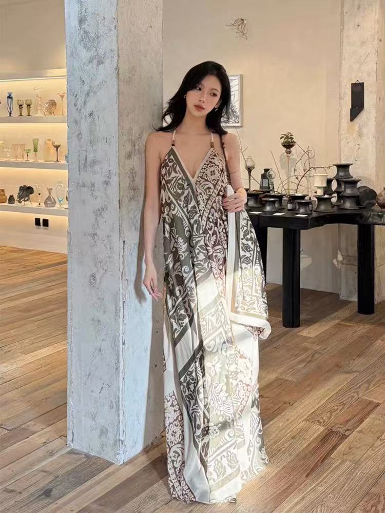 Travel wear seaside vacation retro print halter dress bohemian loose beach dress R1609