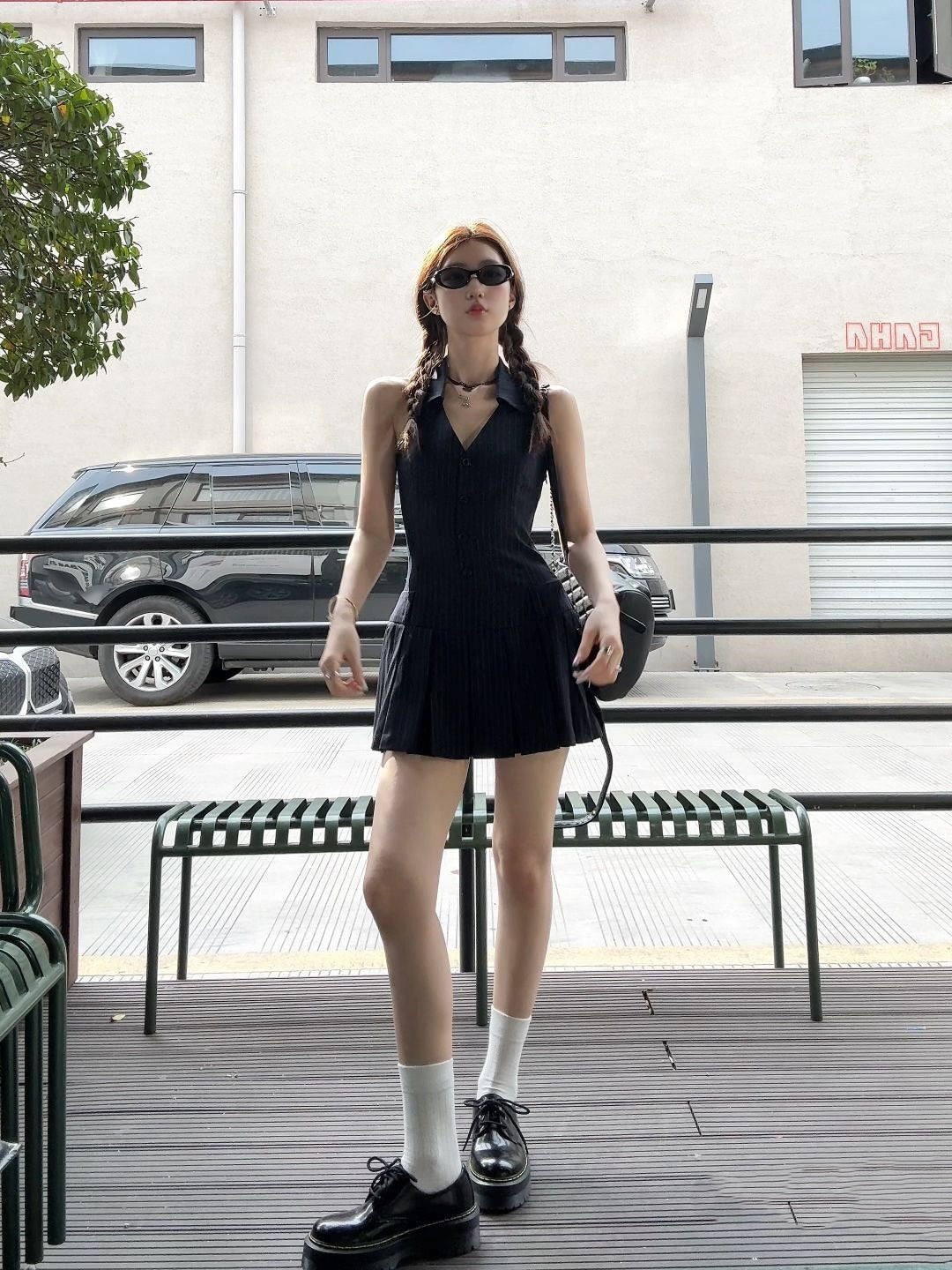 Hot girl halter neck dress chic waist a-line pleated short skirt R0583