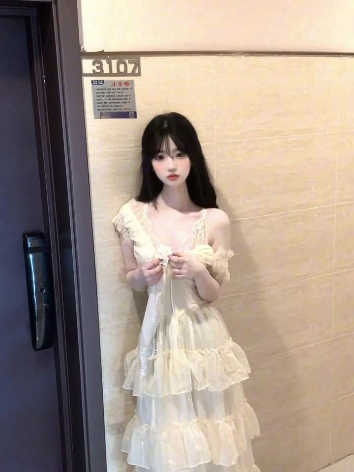 Summer beautiful little skirt gentle temperament lace v-neck suspender dress R0850