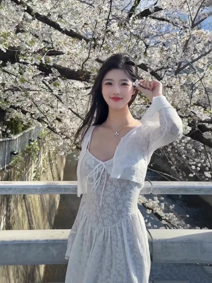 Gentle white moonlight suspender dress beautiful waist A-line long skirt R0718