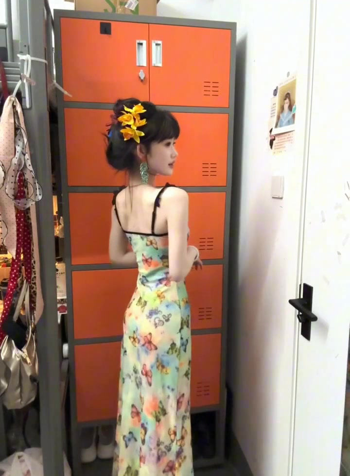 Floral suspender dress with gentle temperament, slim waist and hip skirt R0574