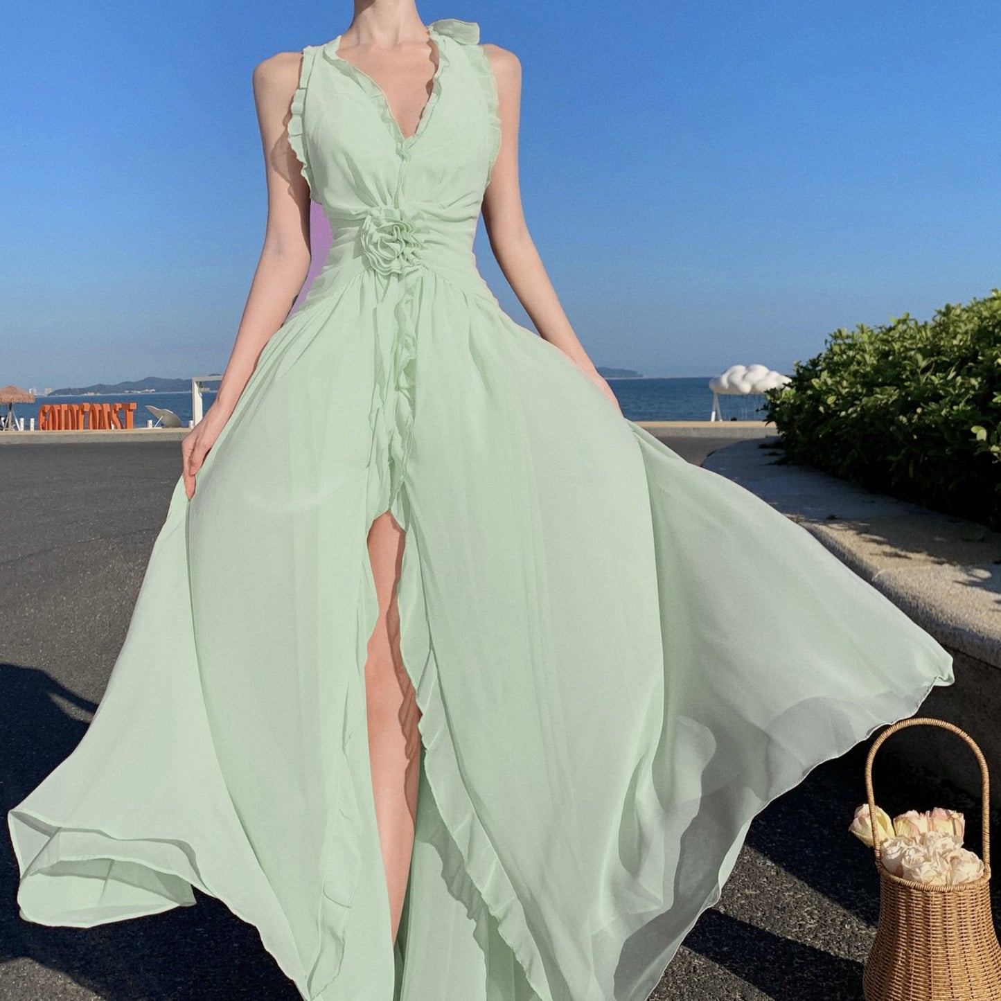 Ruffled V-neck halter dress beautiful waist A-line long skirt R0566