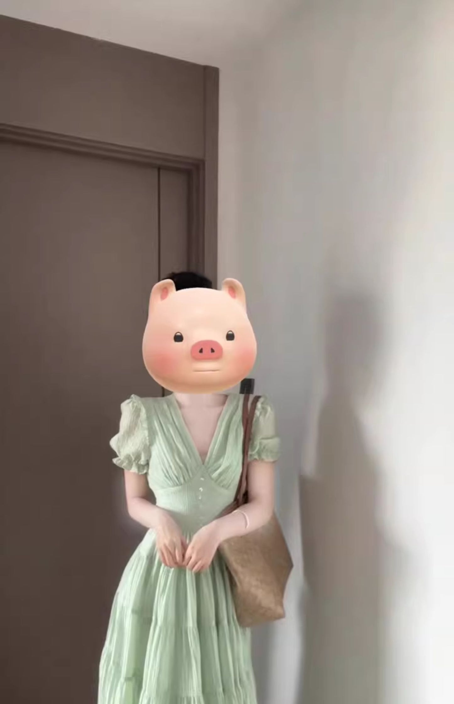 Summer atmosphere at the seaside, beautiful and gentle little skirt, green v-neck puff sleeve dress R0442