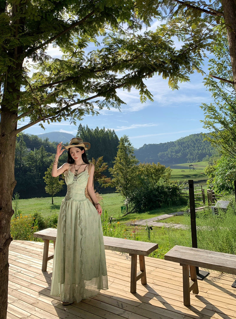 Holiday green ruffled V-neck dress is super beautiful fairy temperament waist long skirt R0444