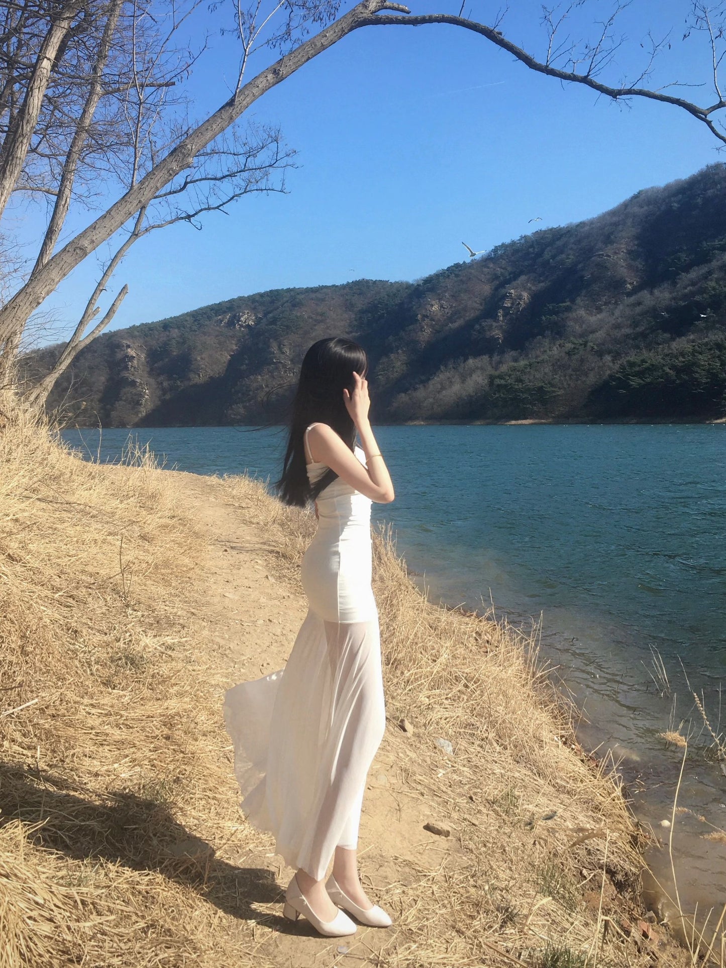 White suspender dress 2025 new beautiful waist hip skirt R0555