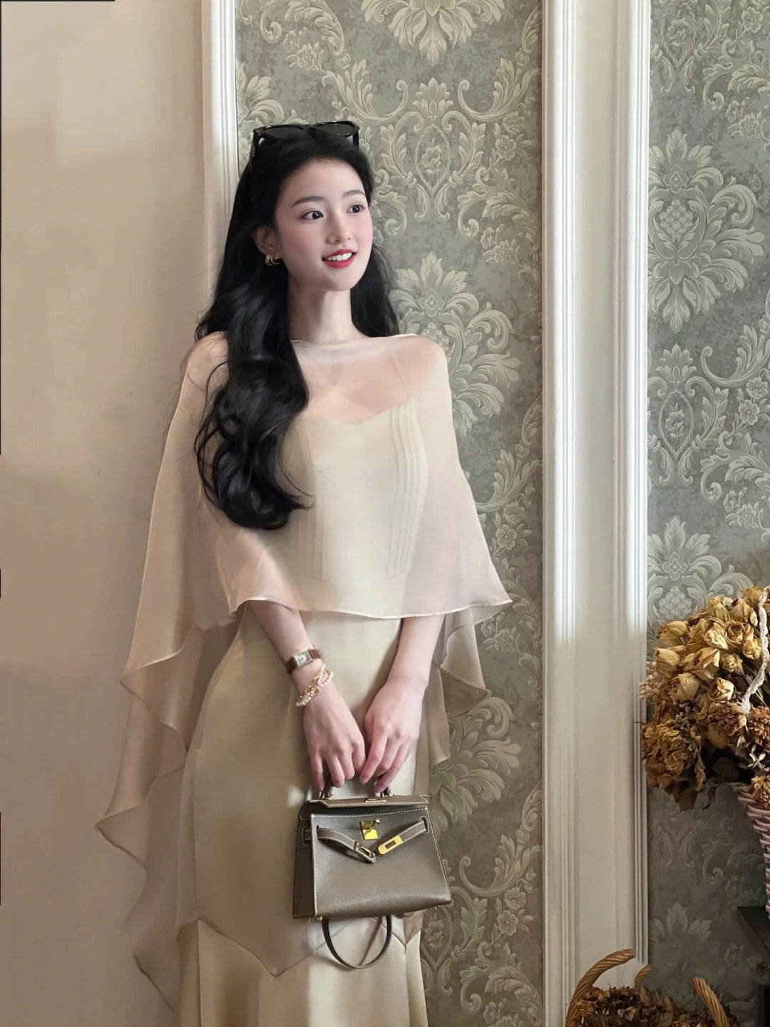 A Thousand-dollar sling dress with satin fishtail skirt and a shawl on the outside, two-piece dress R0507