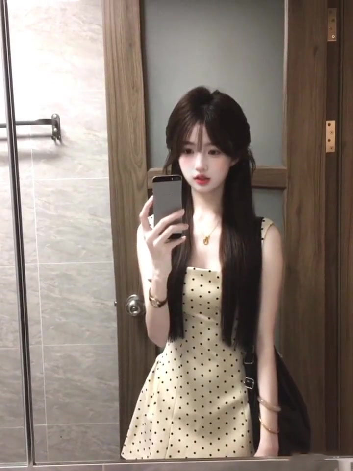 Gentle temperament polka dot suspender dress beautiful waist dress puffy skirt R0638