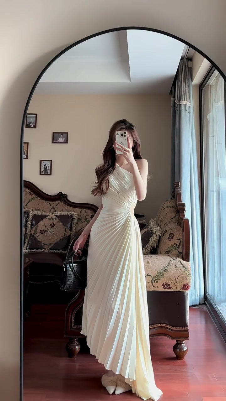 Temperament high-end hollow off-shoulder pleated long skirt design irregular dress R0639