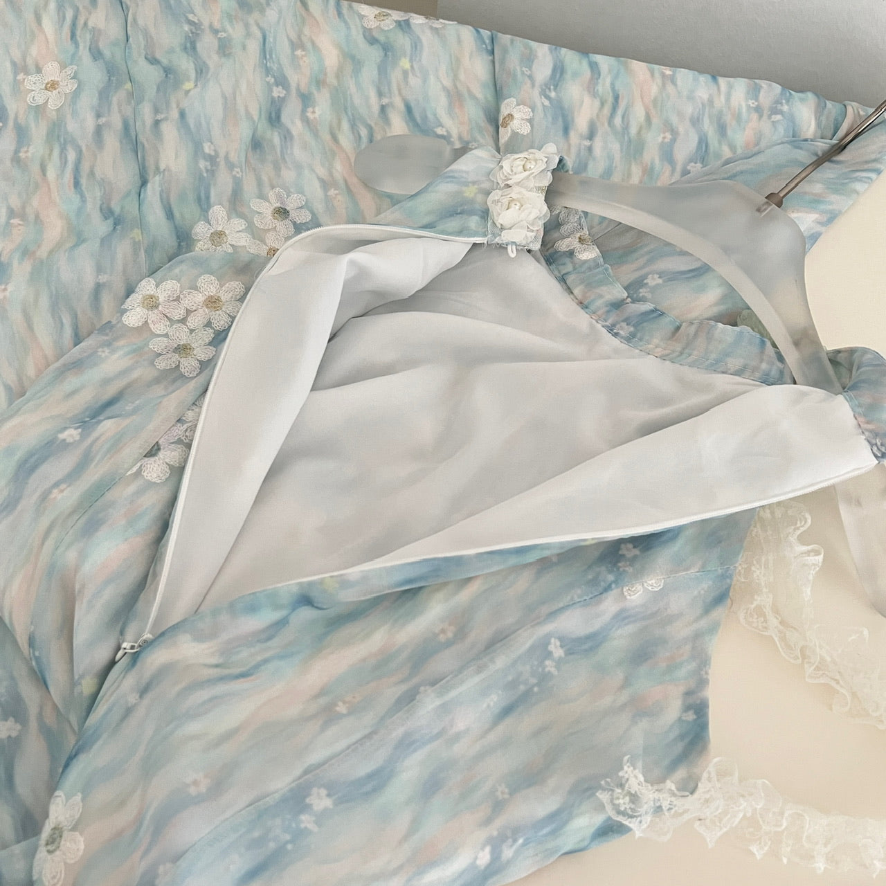 French sweet green sleeveless halter neck floral dress 2025 new atmosphere long dress R2123