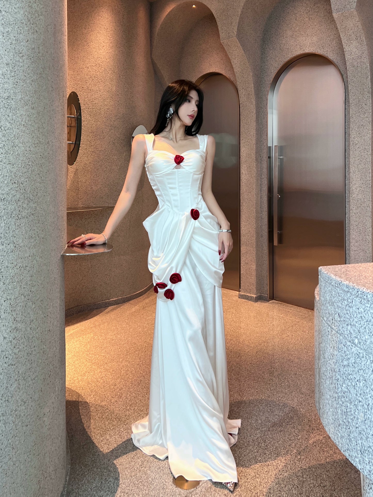 Engagement dress celebrity banquet white satin suspender dress       S5774