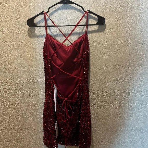 Sparkle Burgundy Fitted Short Homecoming Dress     S3098