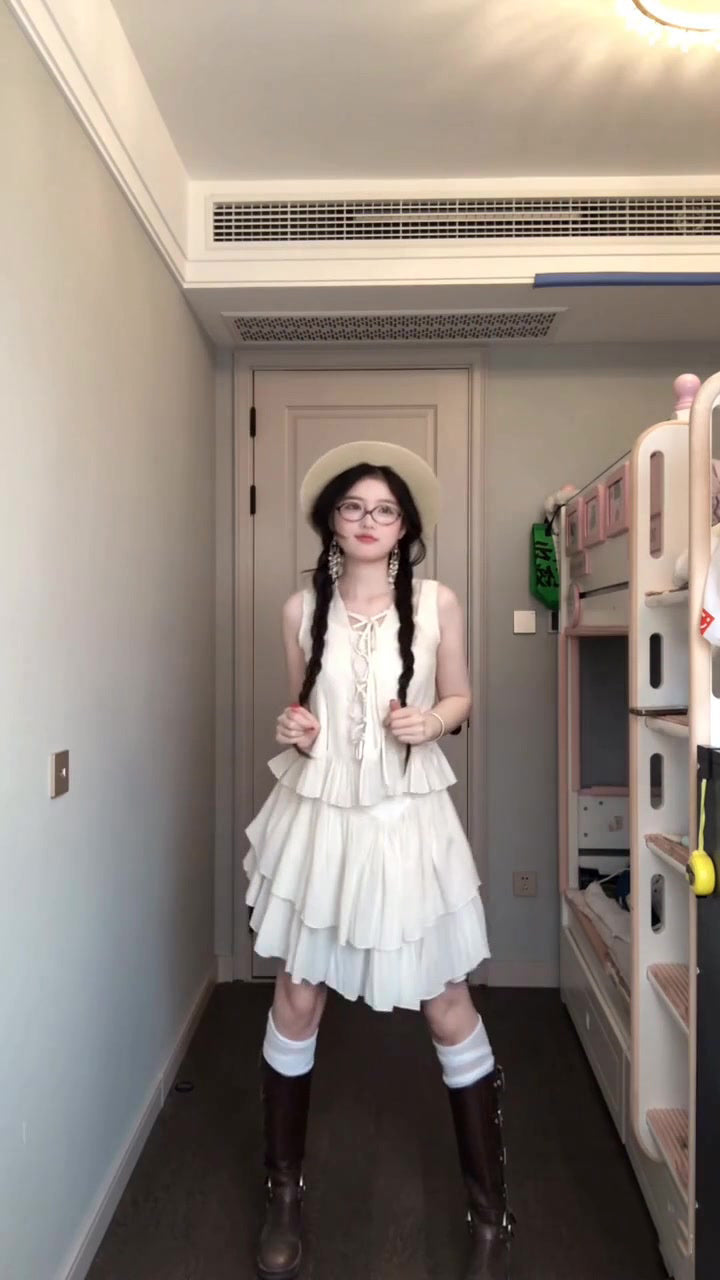 Travel wear beautiful sleeveless vest irregular short skirt two-piece suit female 2025 R0838