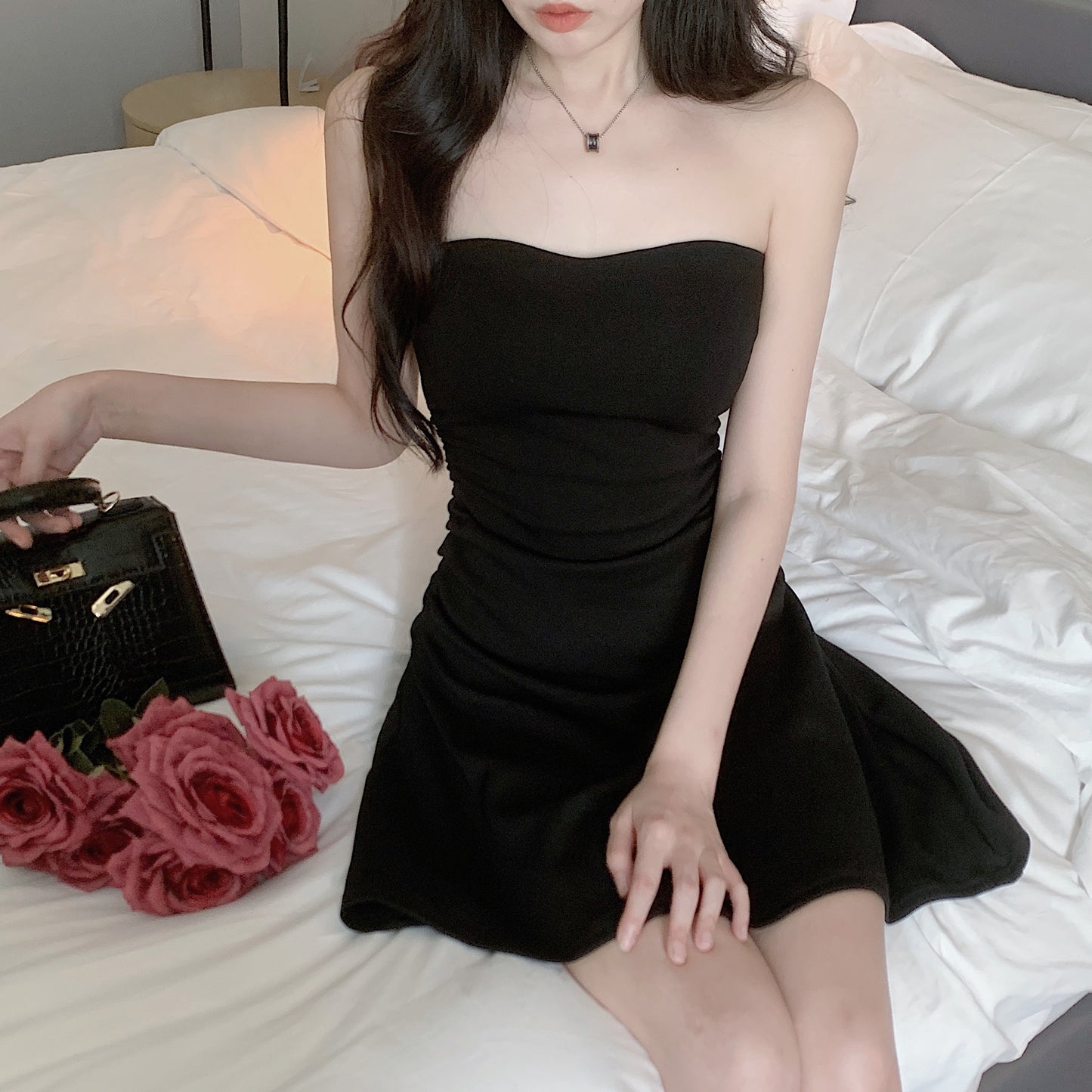 Tube top design fishtail hem A-line dress women's waist dress little black dress R3149