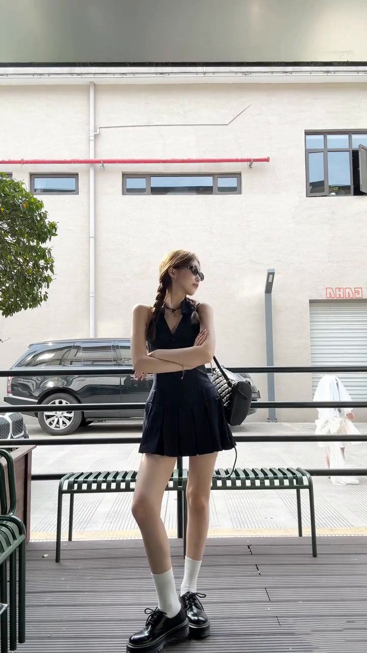 Hot girl halter neck dress chic waist a-line pleated short skirt R0583