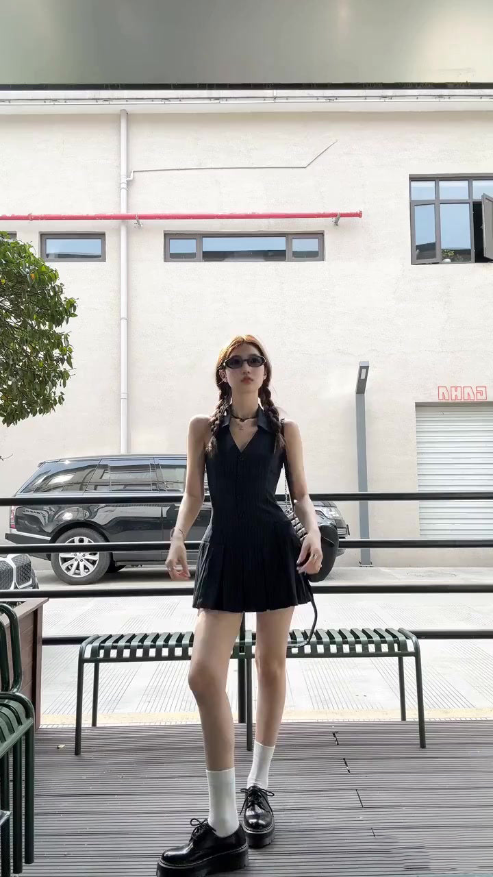 Hot girl halter neck dress chic waist a-line pleated short skirt R0583