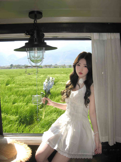 Gentle white moonlight suspender dress beautiful temperament waist A-line short skirt R0742