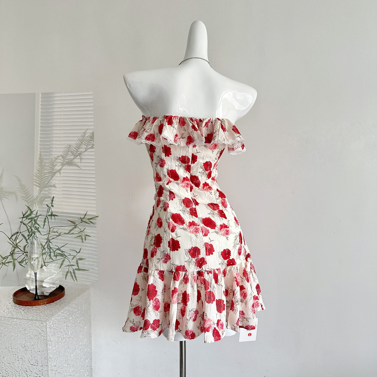 Holiday white retro red floral dress waist summer small flying sleeves dress R2174
