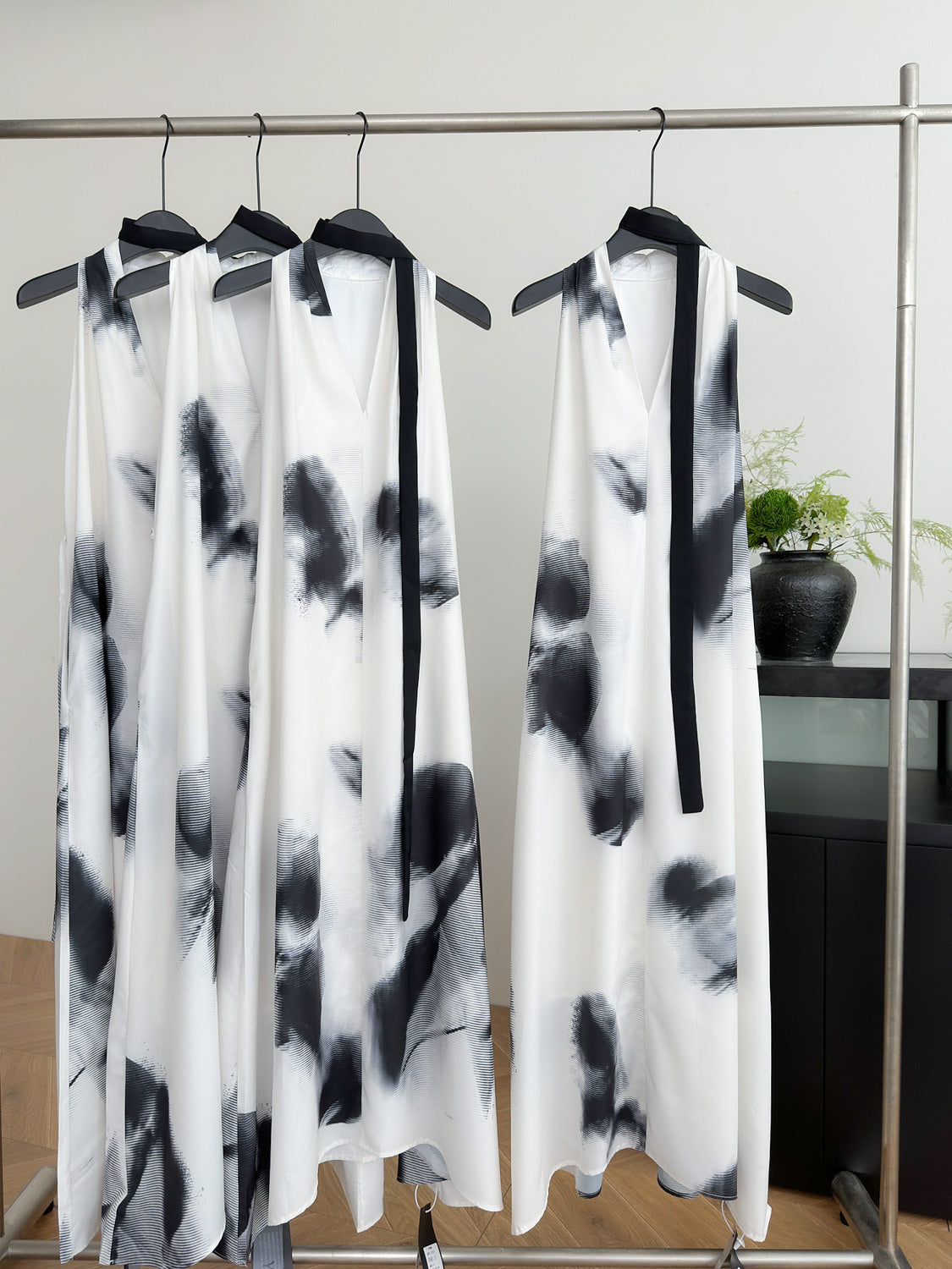 Vacation super beautiful dress summer generous halter neck suspender skirt vest skirt R2182