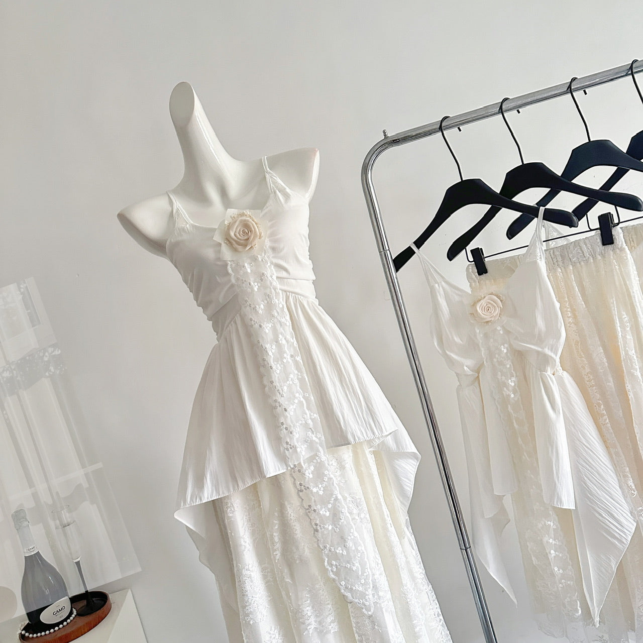 Mist White Tea Gentle Lace Splicing Skirt Suspender Set R2017