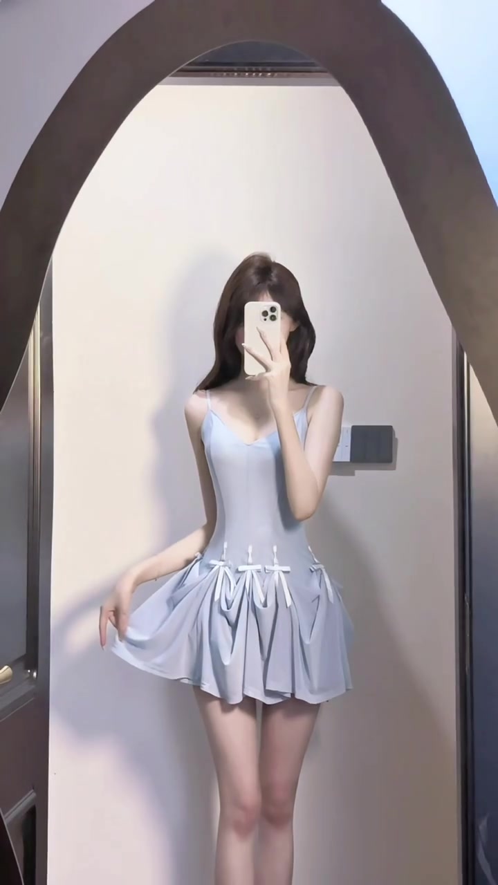 Blue suspender dress, one dress can be worn in many ways, waist-hugging temperament long dress R0529