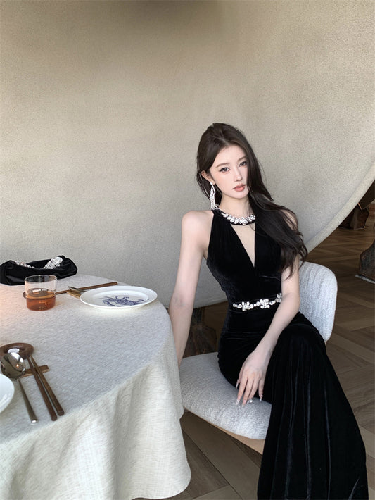 Hepburn style black dress high-end niche temperament heavy fishtail halter neck dress R1774