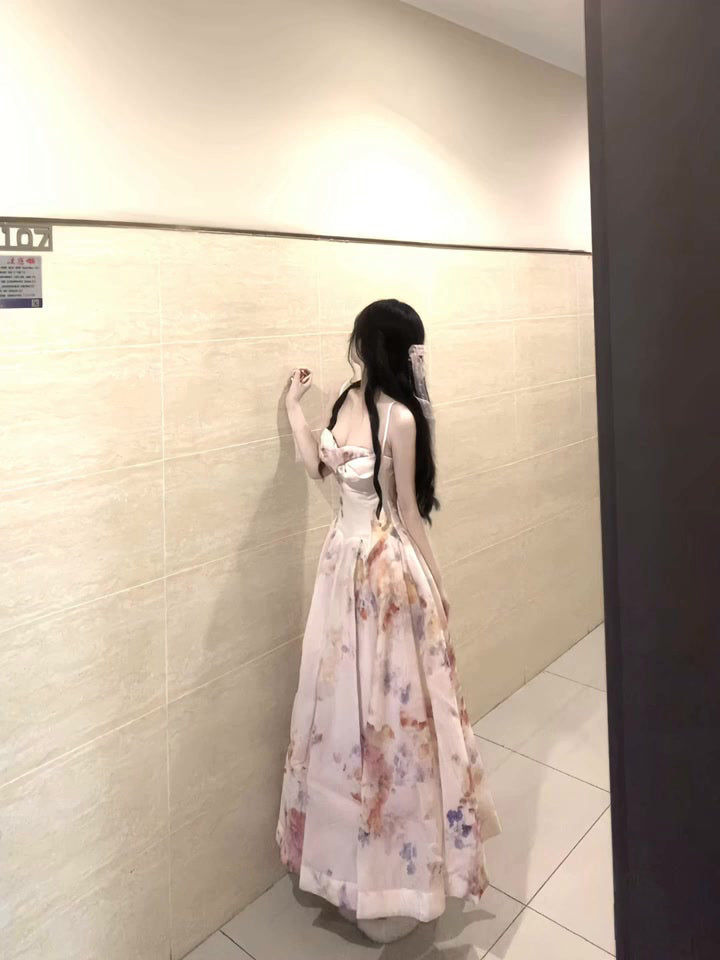 A rich girl's outfit with floral suspender dress, gentle temperament, waisted A-line long skirt R0489