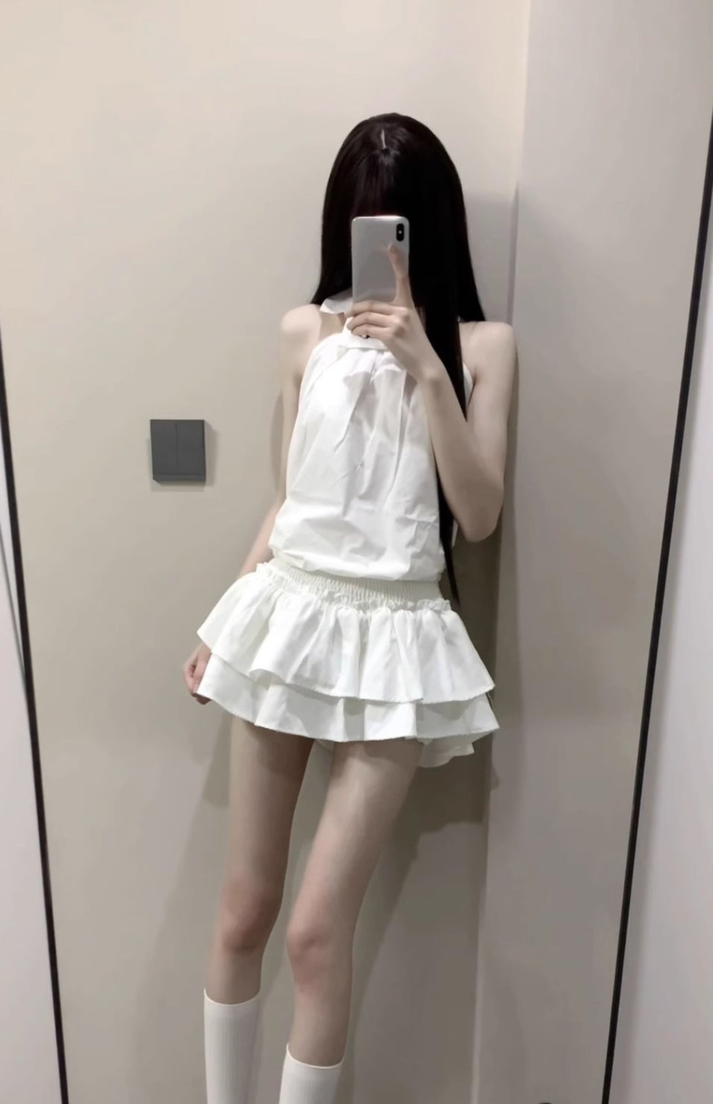 Gentle temperament beautiful white halter neck top puffy skirt two-piece set R0842