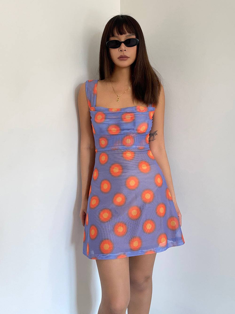 Sweet and spicy internet celebrity sexy square neck dress hot girl waist elastic bottom hip skirt R3089