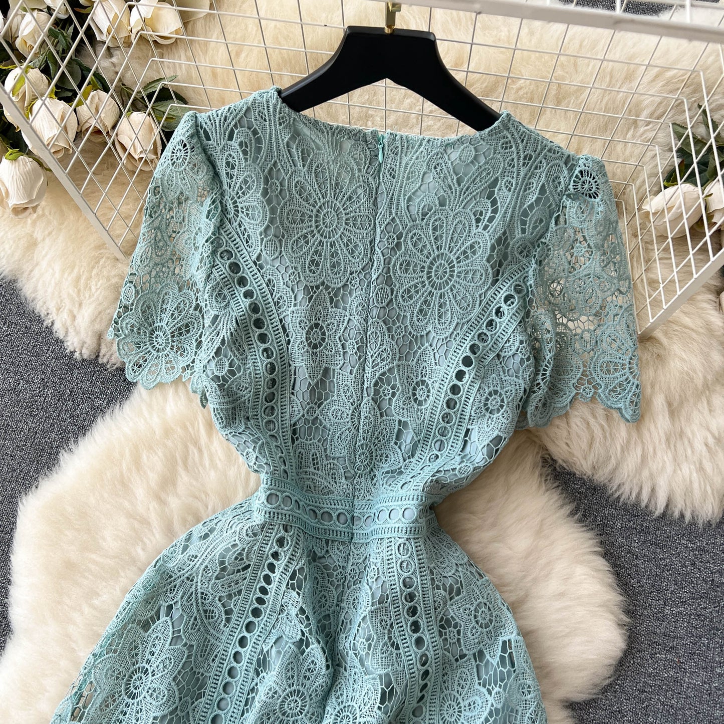 Retro round neck lotus leaf sleeve lace dress new style slim temperament elegant long skirt R2259