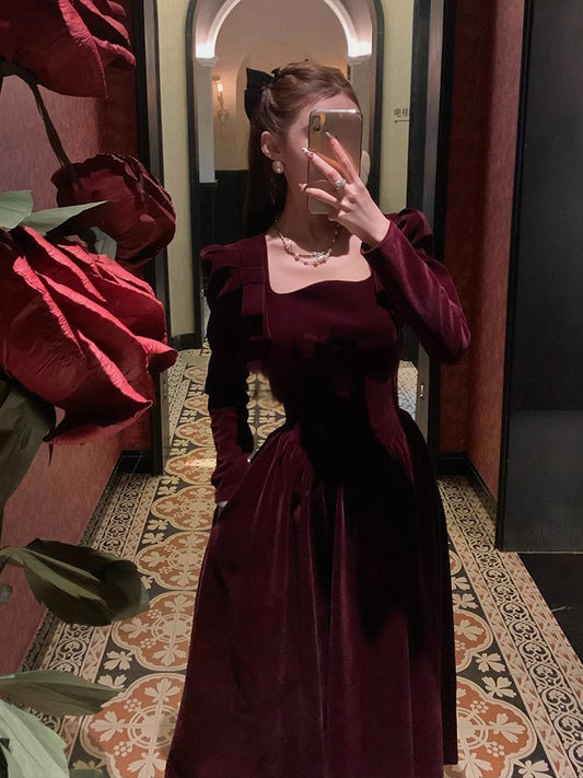 Birthday dress high-end Hepburn style niche high-end temperament square collar dress R1807