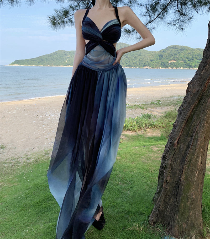 Holiday halter dress with open back for seaside travel wear beach skirt atmosphere R1569