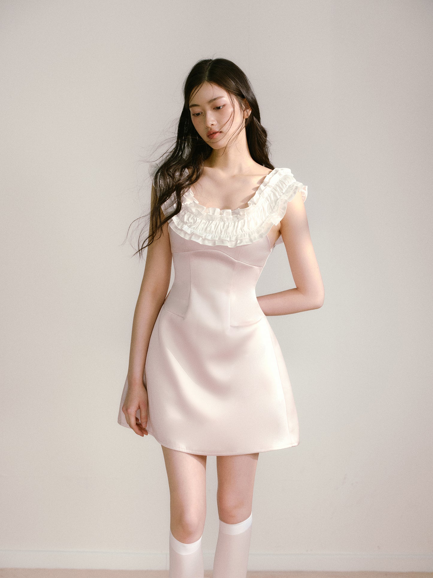 Pink satin with white ruffled edge contrasting one-shoulder waist dress R5132