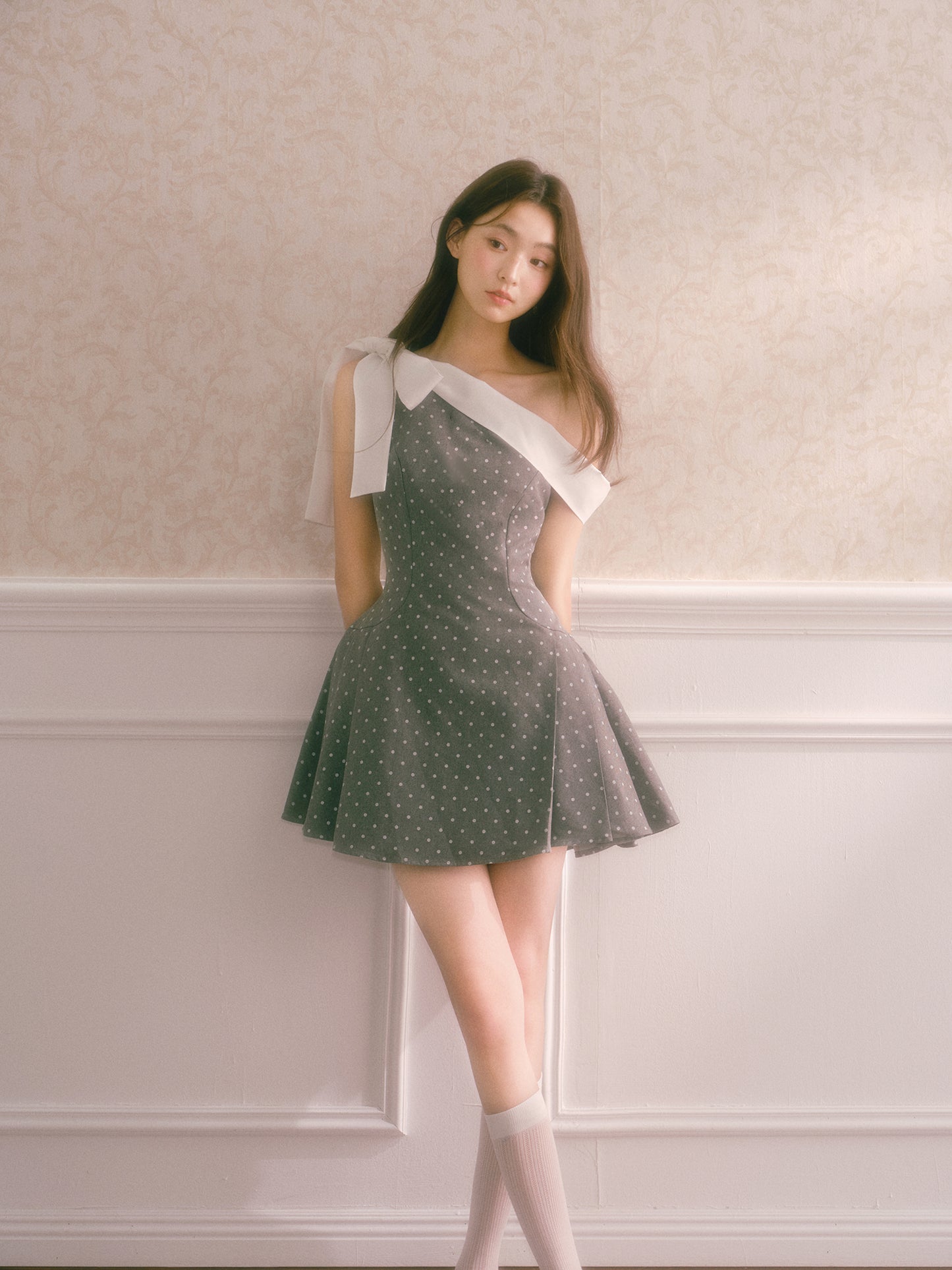 Gray polka dot off-shoulder niche dress with bow tie and waist-hugging puffy miniskirt R5127