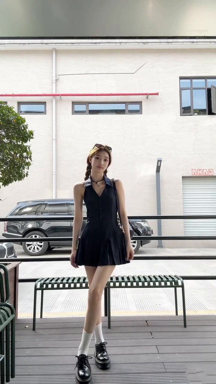 Hot girl halter neck dress chic waist a-line pleated short skirt R0583