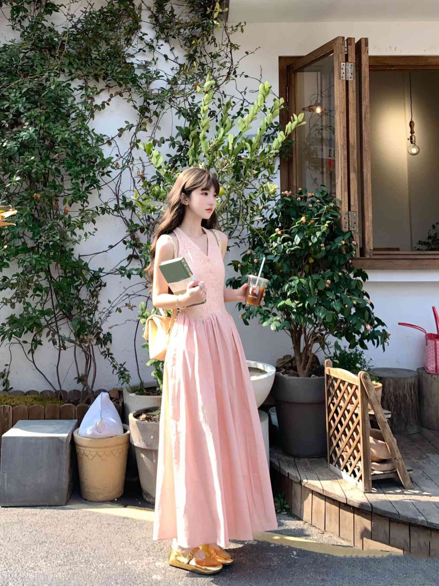 Pink V-neck vest dress with elegant waist and beautiful small skirt R0584